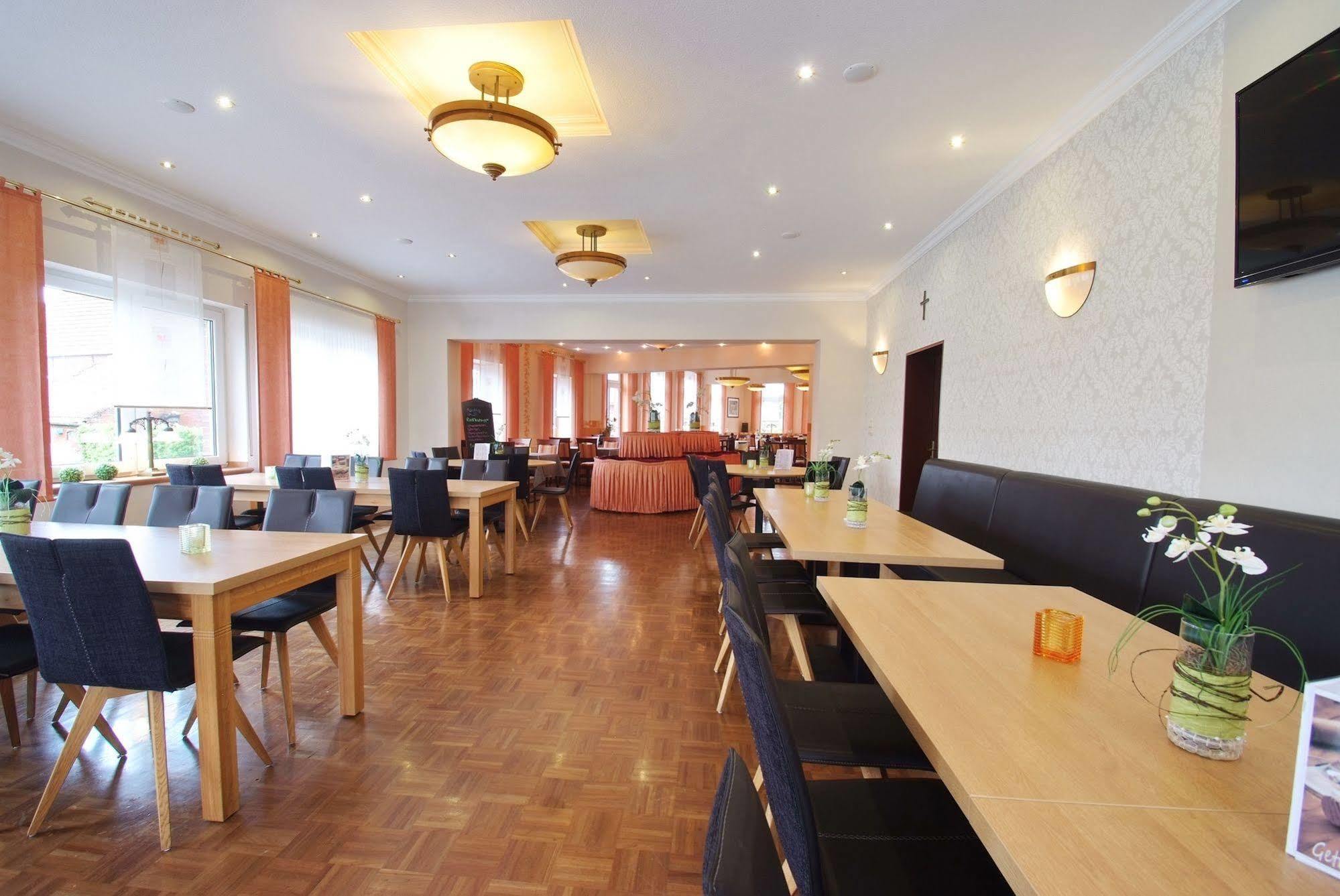 Zur Linde Hotel Heede Bagian luar foto